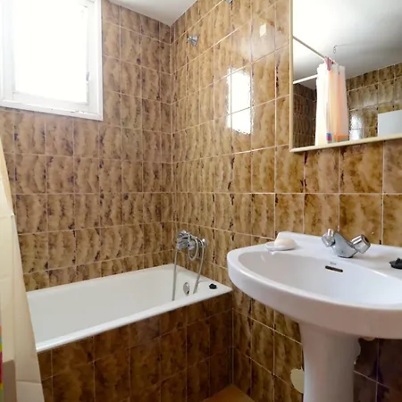 Apartment In L'Escala Near Montgri Reserve Апартаменты