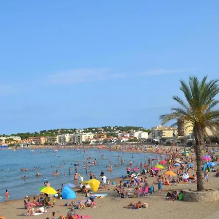 Апартаменты Apartment In L'Escala Near Montgri Reserve *